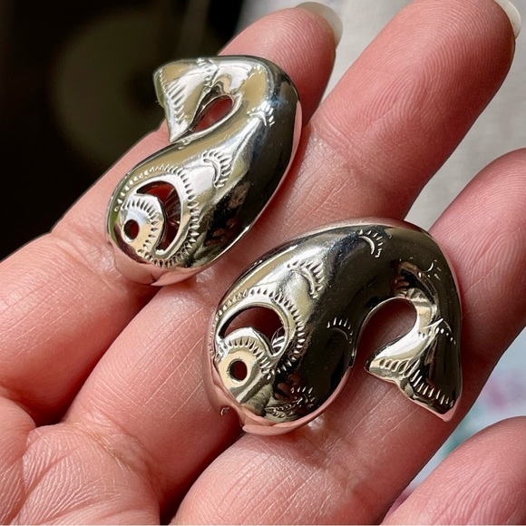 TRIFARI | Vintage | Silver Tone Fish Southern Theme Earrings Necklace Set 18" - Picture 3 of 12